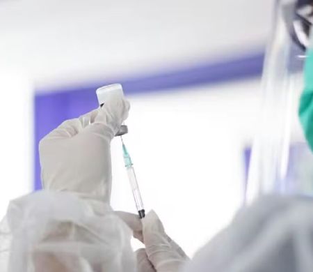 Aplicação da vacina do Butantan contra a dengue é suspensa no país