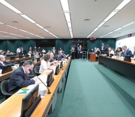 CCJ aprova PEC que reduz maioridade penal de 18 para 16 anos