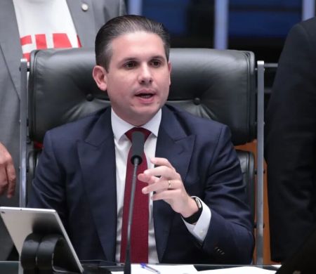 Proposta que altera escala 6x1 entra na pauta decisiva da Câmara