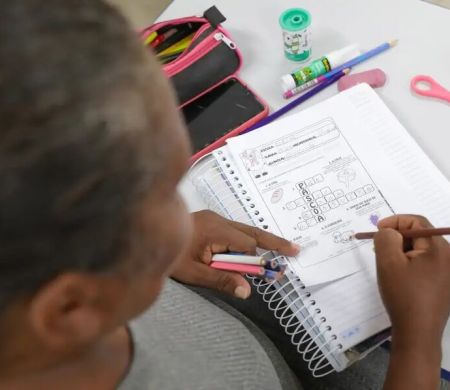 Brasil tem 8,4 mi de analfabetos, menor número desde 2016, diz IBGE