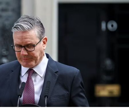 Primeiro-ministro Keir Starmer renuncia ao cargo no Reino Unido