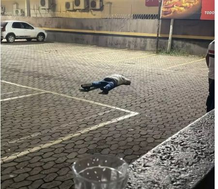 Homem é morto a tiros em estacionamento de pizzaria na Capital