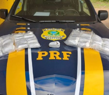 PRF apreende haxixe e medicamentos em painel de carro na BR-262