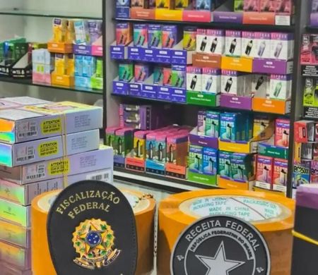 Receita e Anvisa apreendem 25 mil cigarros eletrônicos