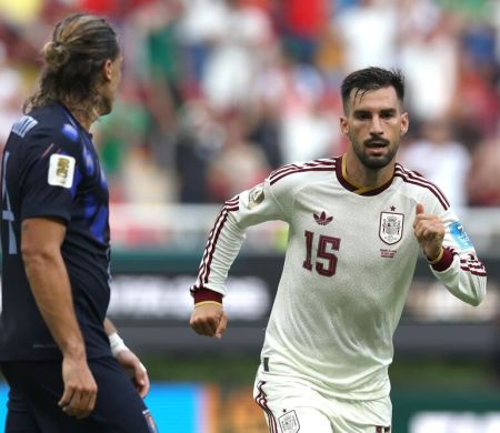 Campeão mundial, Uruguai perde para Espanha e é eliminado da Copa do Mundo