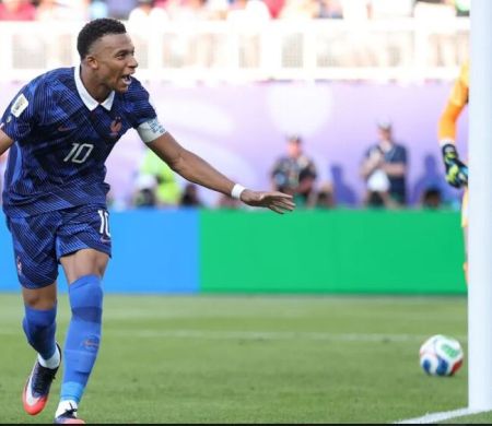 Mbappé marca de pênalti, França elimina o Paraguai e vai às quartas