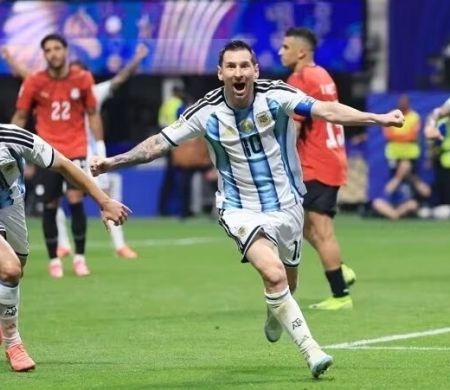 Argentina alcança virada histórica contra o Egito e vai às quartas da Copa