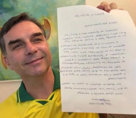 STF suspende visitas de Flávio a Bolsonaro na prisão domiciliar