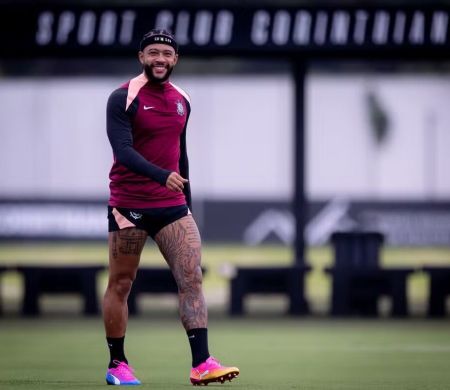 Memphis aceita reduzir salário e reabre negociação com o Corinthians