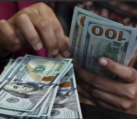 Dólar tem pouca variação em meio a tensão comercial dos EUA