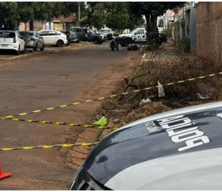 Jovem é baleado ao lado de motocicleta na Vila Nhanhá
