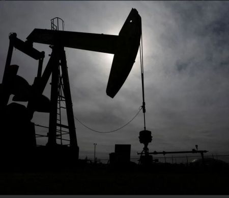Pausa nos ataques entre EUA e Irã faz petróleo derreter no mercado