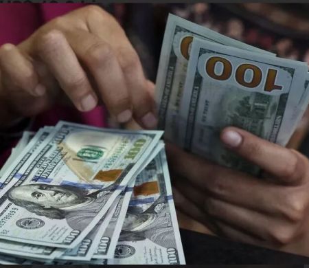Brasileiros gastam US$ 12,6 bilhões no exterior com recuo do dólar