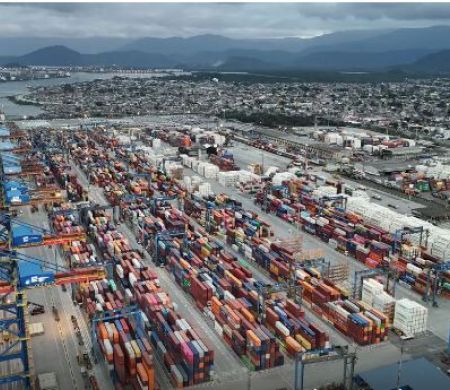 Contas externas têm menor déficit com alta recorde das exportações