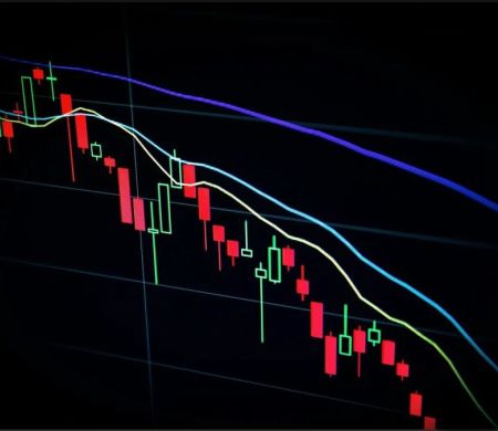 Petróleo pressiona mercados e dólar oscila antes de decisão do Fed
