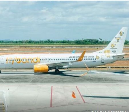 Flybondi sofre restrição da Anac para venda de passagens no Brasil