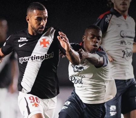 Vasco vence o Ind. Medellín no fim e avança às oitavas da Sul-Americana