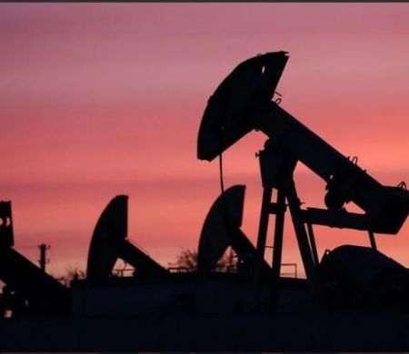 Petróleo recua mais de 1% com avanço nas negociações sobre Ormuz