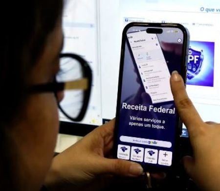 Receita paga R$ 4,6 bilhões em restituições do IR 2026 nesta sexta