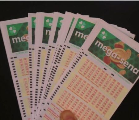 Prêmio da Mega-Sena no sorteio desta terça-feira é de R$ 135 milhões&nbsp;