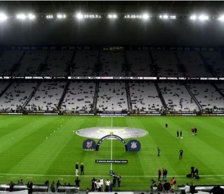Em desvatagem, Corinthians recebe o Inter no jogo da volta da Copa do Brasil