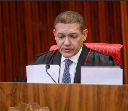 TSE suspende sistema Filia após fraude na filiação de Flávio Bolsonaro
