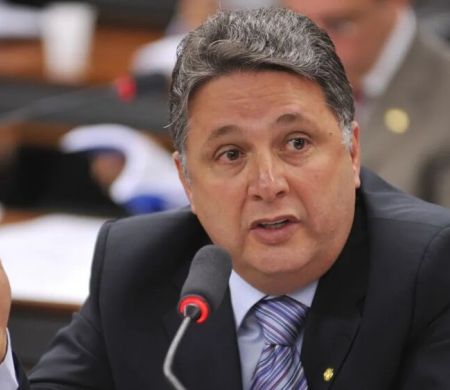 Justiça manda Garotinho cumprir sentença que suspende direitos políticos