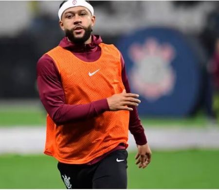 Corinthians busca Memphis para discutir dívida e tentar evitar transfer ban