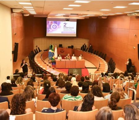 Evento debate desafios enfrentados por mulheres na política