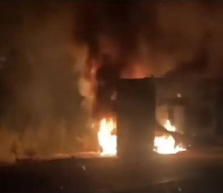 Sete pessoas morrem carbonizadas em colisão entre carreta e carro na MS-386