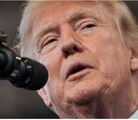 Trump ameaça bombardear Omã em disputa pelo Estreito de Ormuz