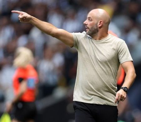 Botafogo demite técnico Franclim Carvalho após goleada