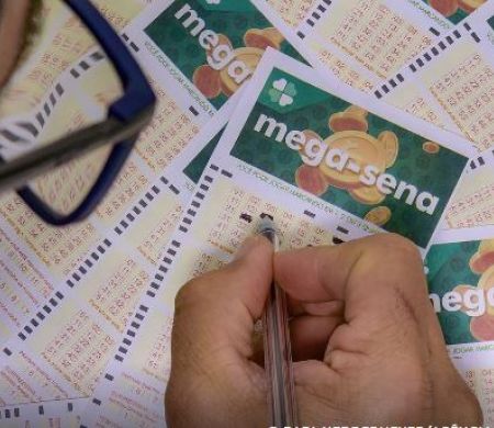 Mega-Sena chega a R$ 100 milhões após ninguém acertar as seis dezenas
