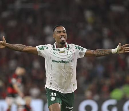 Palmeiras abre negociação com o Manchester City por Allan