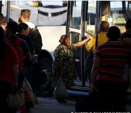 Justiça garante gratuidade de viagens interestaduais para idosos