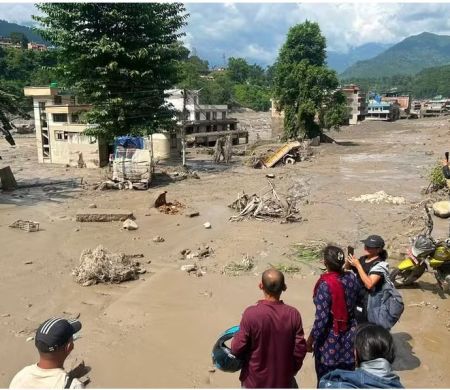 Nepal e Tibete superam 540 mortos após enchentes e deslizamentos