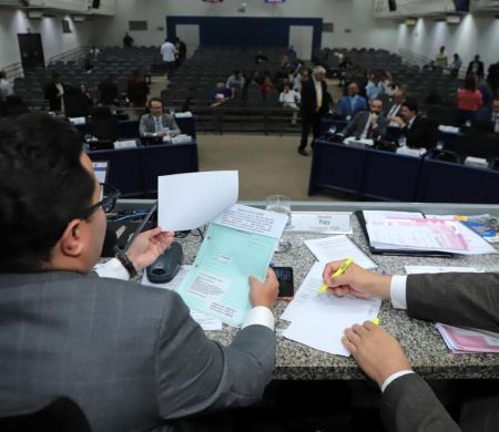 Vereadores analisam veto a 171 emendas da LDO de Campo Grande