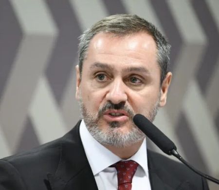 AGU cita ‘violação de competência’ e vai recorrer de afastamento de Andrei&nbsp;