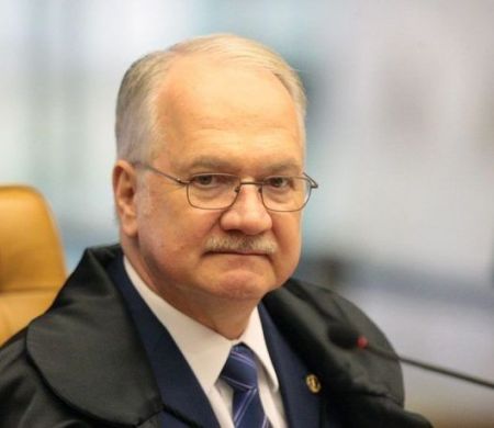 Edson Fachin cancela sessão do STF em meio à crise entre Moraes e Mendonça