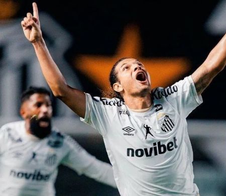 Santos vence Atlético-MG e abre vantagem nas quartas da Sul-Americana