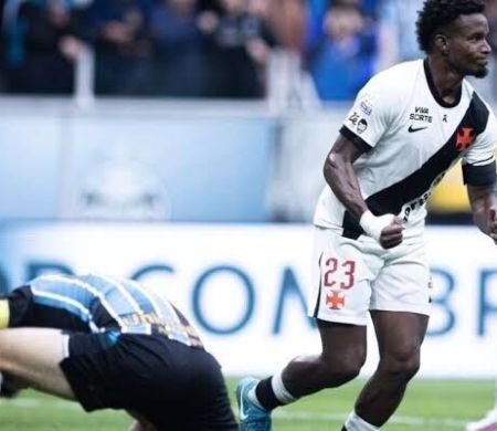 Vasco bate Grêmio de virada fora de casa e fica perto de deixar Z4