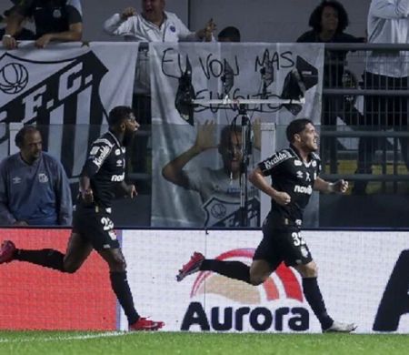Santos derrota Cruzeiro e chega à terceira vitória seguida no Brasileiro