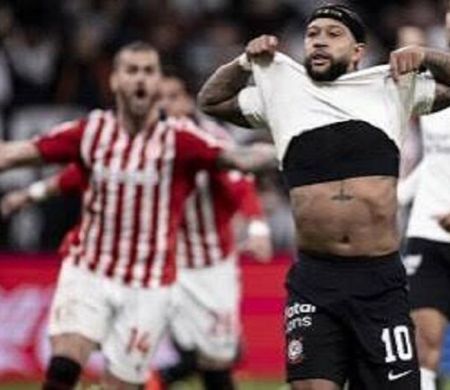 Memphis isola pênalti e Corinthians é eliminado da Libertadores&nbsp;