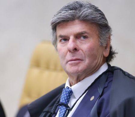 Flávio pede para Fux suspender decisão de Dino sobre Nossa Senhora