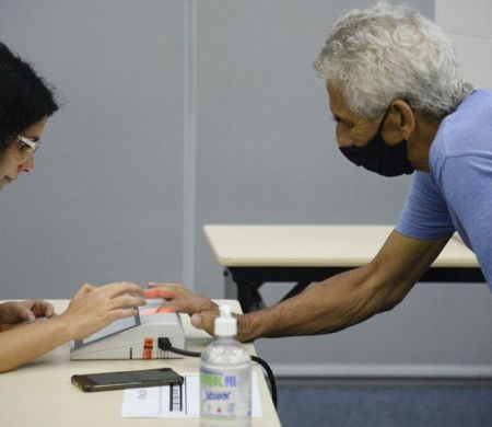 Após roubo bilionário, INSS usará voto de aposentados como Prova de Vida