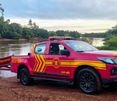 Homem é achado morto em rio e polícia tenta descobrir identidade&nbsp;