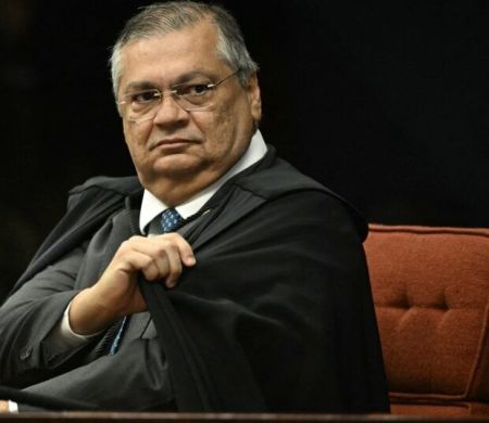 Flávio alega relação de Dino com Lula e tenta tirá-lo de processos eleitorais