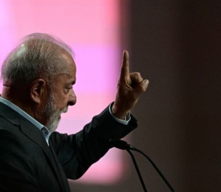 Lula diz que campanha é a mais desorganizada desde a 1ª que disputou