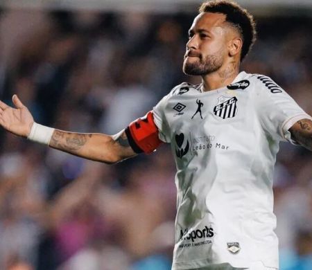Neymar marca dois e impede vitória do Flamengo em jogo polêmico na Vila Belmiro
