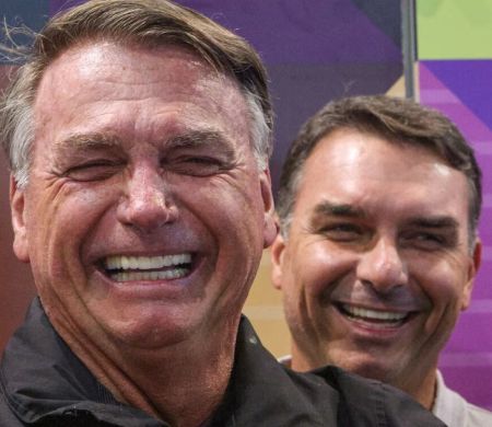 Moraes libera visitas de Flávio a Bolsonaro, mas proíbe uso eleitoral&nbsp;